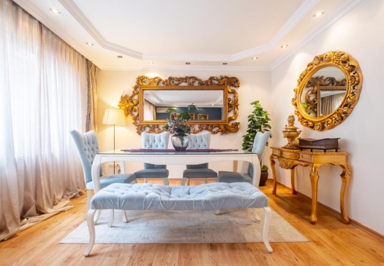 Appartamento Exclusive Flat With Balcony In Nisantasi Provincia di Provincia di Istanbul Esterno foto